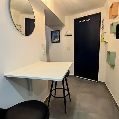 With Decoration 15 Min From Paris Appartement *